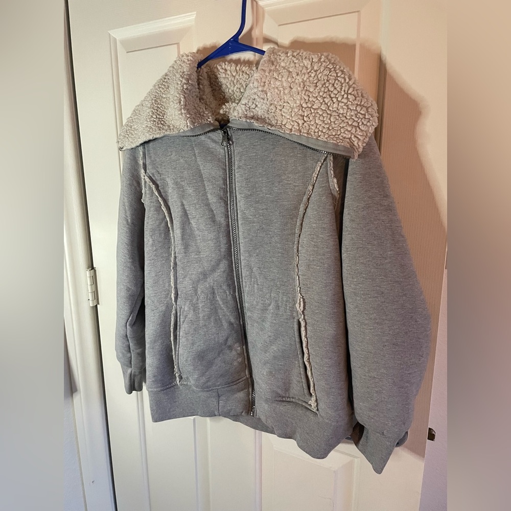 Grey Jacket Sherpa inside